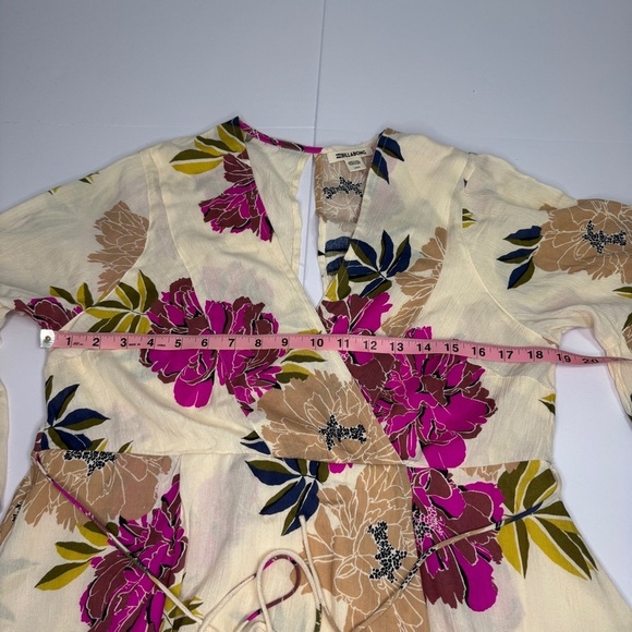 Billabong Divine Floral Mini Wrap Dress L Bell Sleeve Boho Festival - Picture 3 of 9